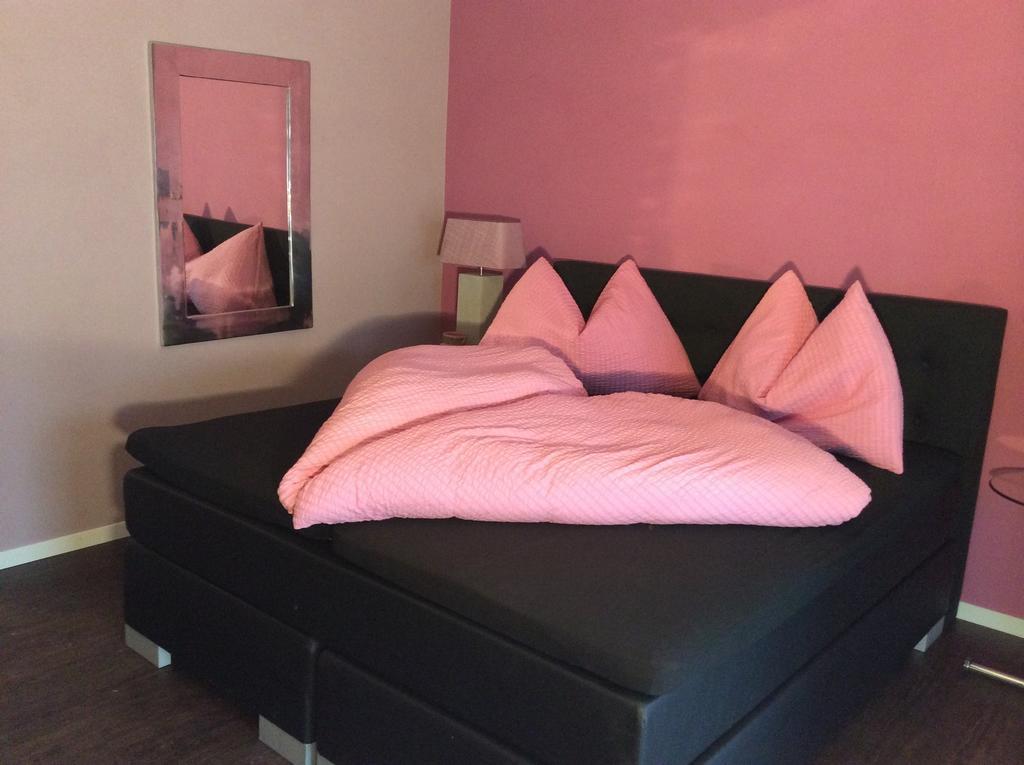 Landcafe Mit Mini Hotel Бургдорф Екстериор снимка