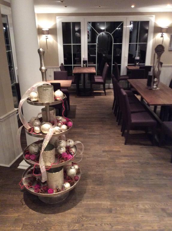 Landcafe Mit Mini Hotel Бургдорф Екстериор снимка