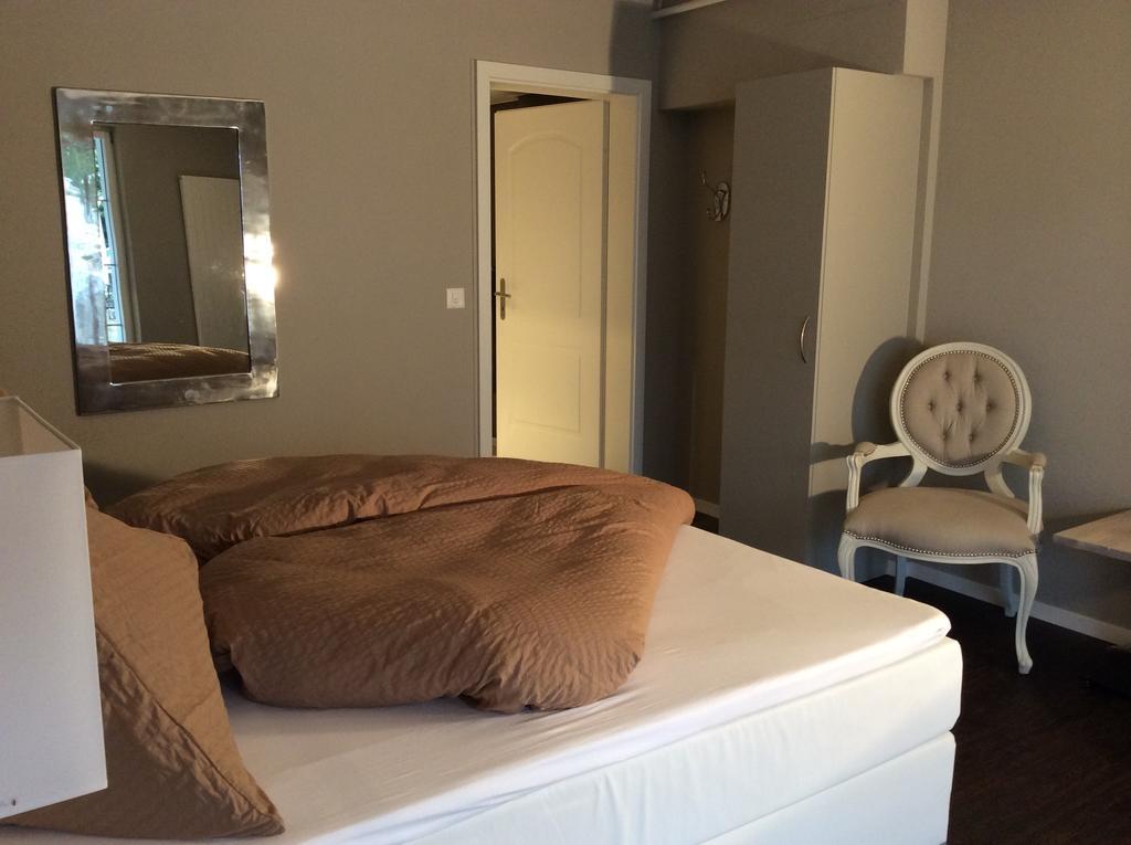 Landcafe Mit Mini Hotel Бургдорф Екстериор снимка