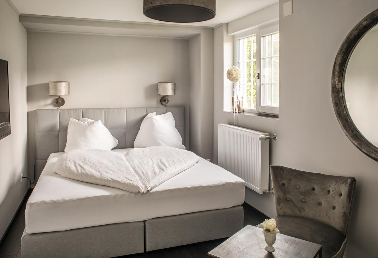 Landcafe Mit Mini Hotel Бургдорф Екстериор снимка